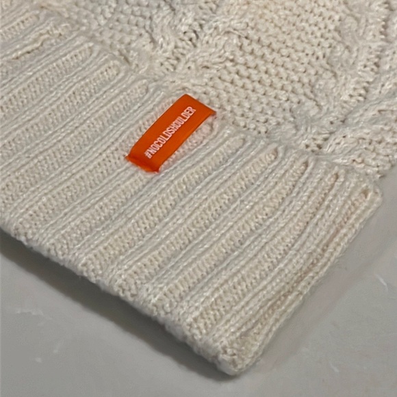 Nobis - No Cold Shoulder Beanie - Picture 9 of 14